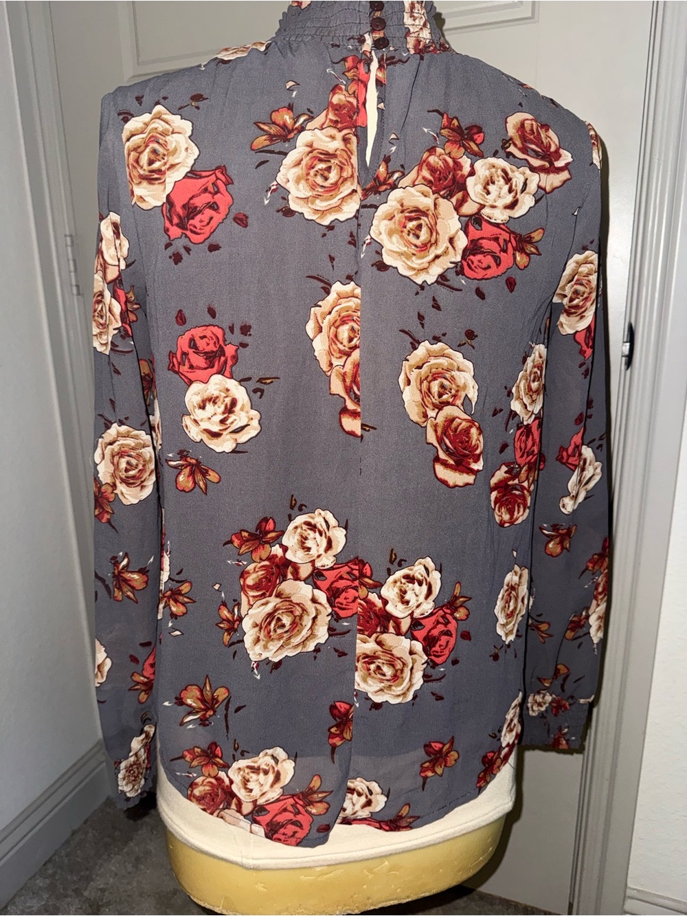 Mock-Neck Floral Blouse in Gray with Rose Print - Picture 6 of 8